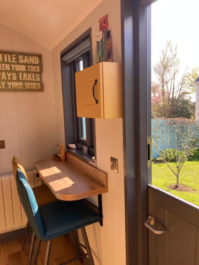 Atlantic Way Shepherd Hut Moville Exterior photo
